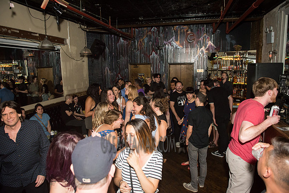 Oscilate Wildly - Jeromes - NYC - 2016