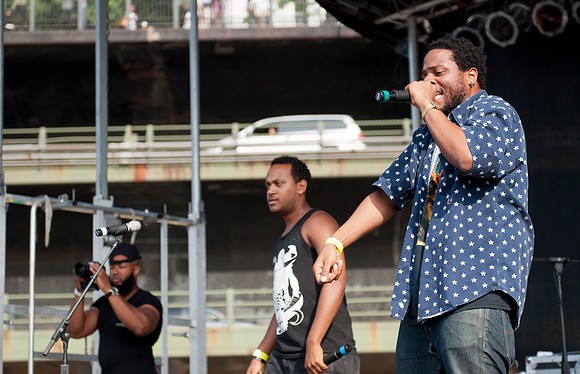 Fat Tony - Brooklyn Hip Hop Festival 2012 f/ Busta Rhymes & frie