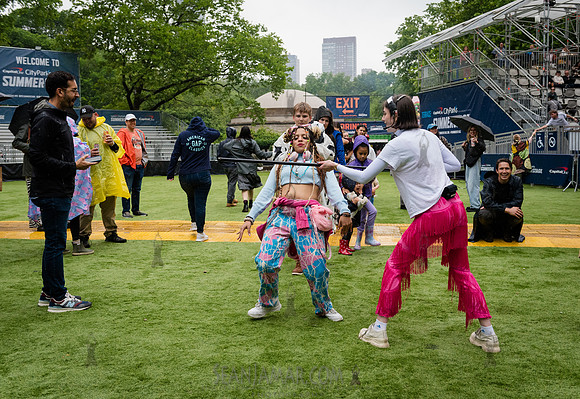 The Wiggles DJ Dorothy Sound System - NYC SummerStage - Aussie B