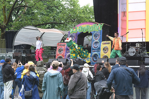 The Wiggles DJ Dorothy Sound System - NYC SummerStage - Aussie B