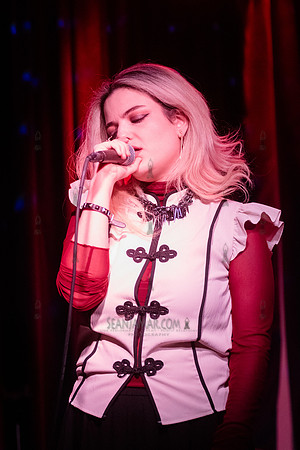 Grace Blue - MondoNYC - Music Showcase - Berlin - NYC - 2025