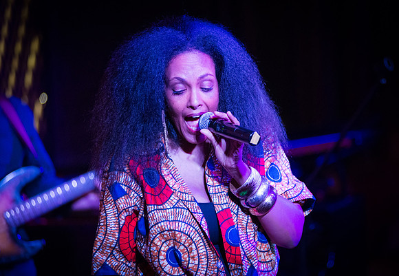 Wayna - Ginnys Supper Club - Harlem USA - 2015