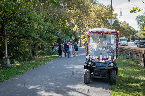 Riverside Park Conservancy - Halloween Pup Parade - Riverside Pa
