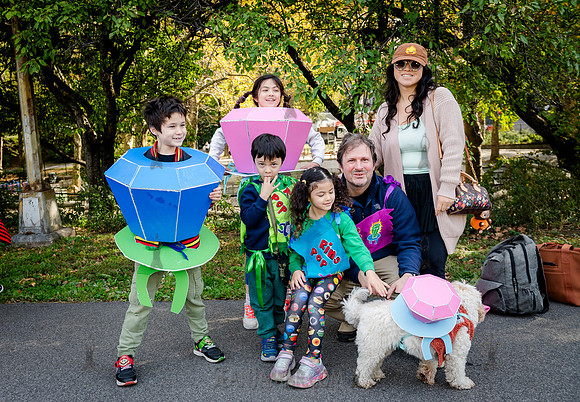Riverside Park Conservancy - Halloween Pup Parade - Riverside Pa