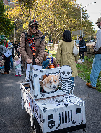 Riverside Park Conservancy - Halloween Pup Parade - Riverside Pa
