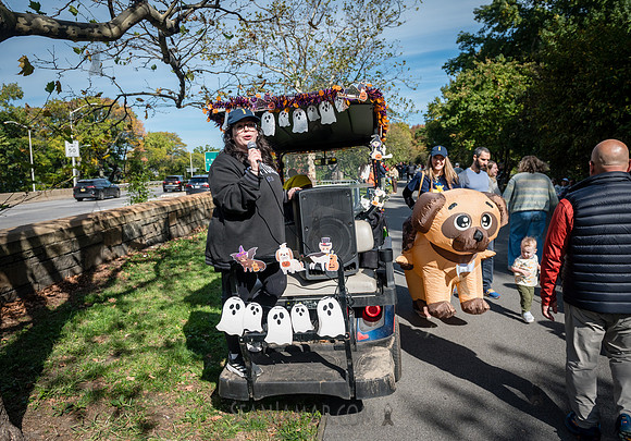 Riverside Park Conservancy - Halloween Pup Parade - Riverside Pa