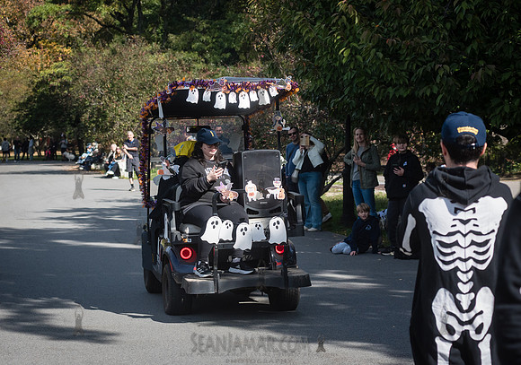 Riverside Park Conservancy - Halloween Pup Parade - Riverside Pa
