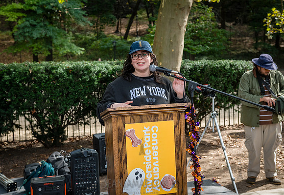 Riverside Park Conservancy - Halloween Pup Parade - Riverside Pa
