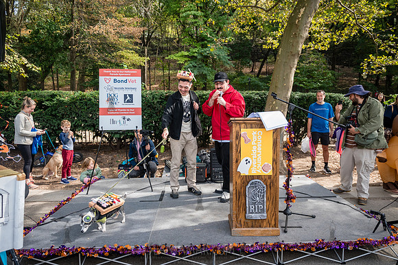 Riverside Park Conservancy - Halloween Pup Parade - Riverside Pa