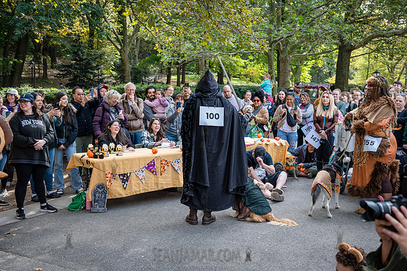 Riverside Park Conservancy - Halloween Pup Parade - Riverside Pa