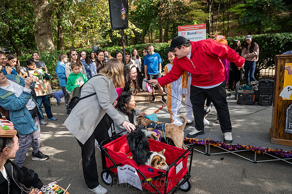 Riverside Park Conservancy - Halloween Pup Parade - Riverside Pa