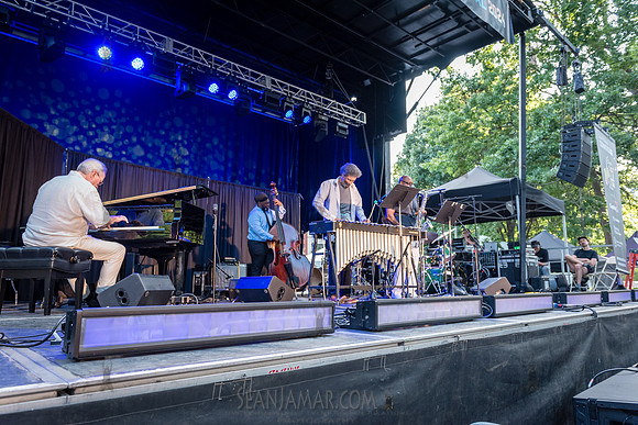 SuperBlue: Kurt. Elling + Charlie Hunter f/ Huntertones - CPF Su