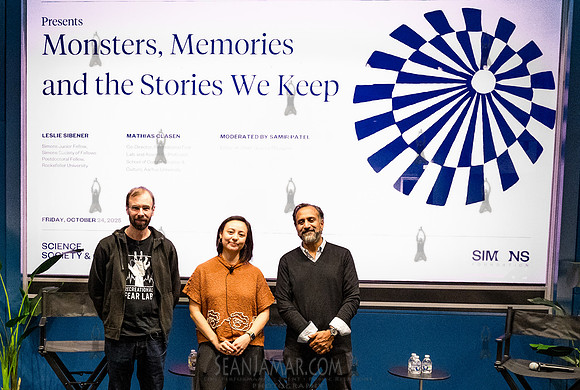 SF Presents - Monsters Memories an the Stories We Keep - Simons