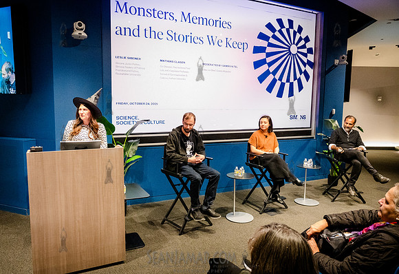 SF Presents - Monsters Memories an the Stories We Keep - Simons