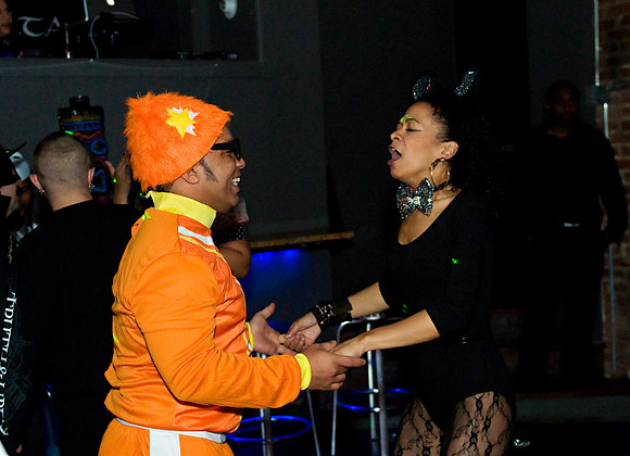 MAKE SURE YOU 'LIKE' ----> https://www.facebook.com/#!/OnesInTheAir