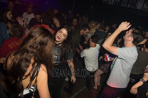 Oscillate Wildly - St Vitus Bar - BK USA - 2017