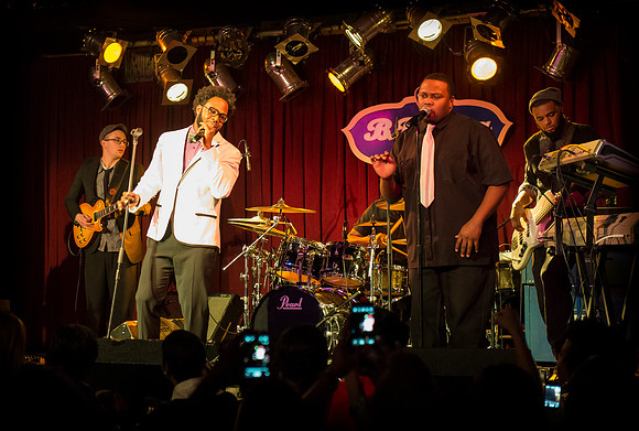 Dwele