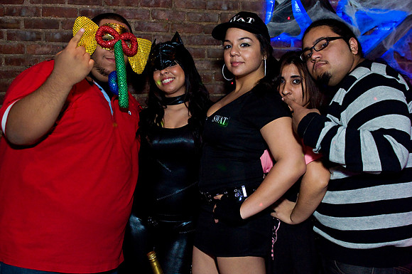MAKE SURE YOU 'LIKE' ----> https://www.facebook.com/#!/OnesInTheAir