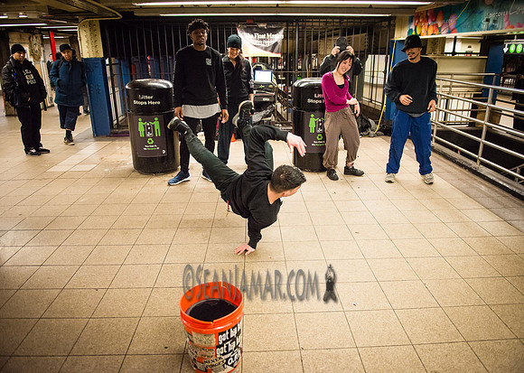 Float Masters - Union Square Subway Station - NYC - 2017