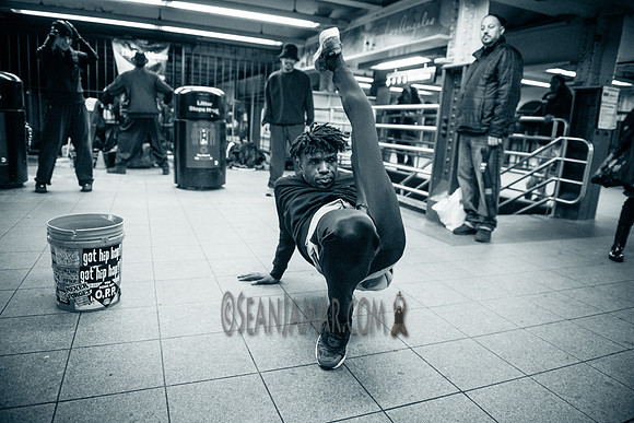 Float Masters - Union Square Subway Station - NYC - 2017