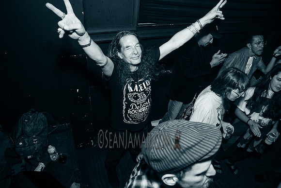 Oscillate Wildly - St Vitus Bar - BK USA - 2017