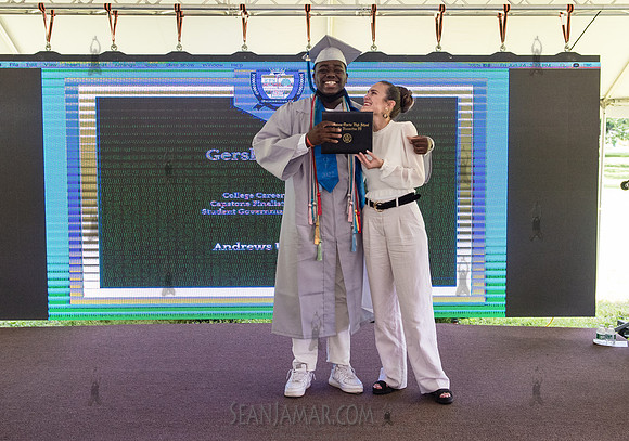 Humanitieis IV Graduation - Queens Botanical Garden - NYC - 2022