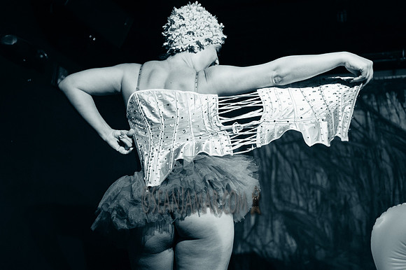Margo mayhem - NY Pin Up Club Presents A Scintillating Summer Te