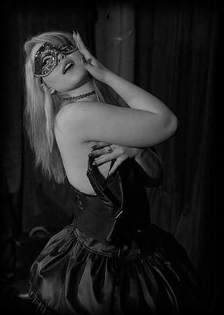 Vonka Romanov - NY Pinup Club - December Burlesque