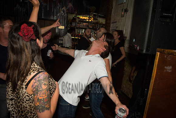 Oscillate Wildly - Jeromes - NYC - 2016