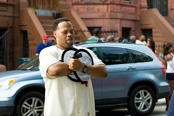 Eric Roberson as 'Mookie'