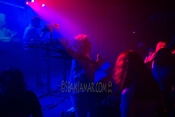 Oscillate Wildly - St Vitus Bar - BK USA - 2017