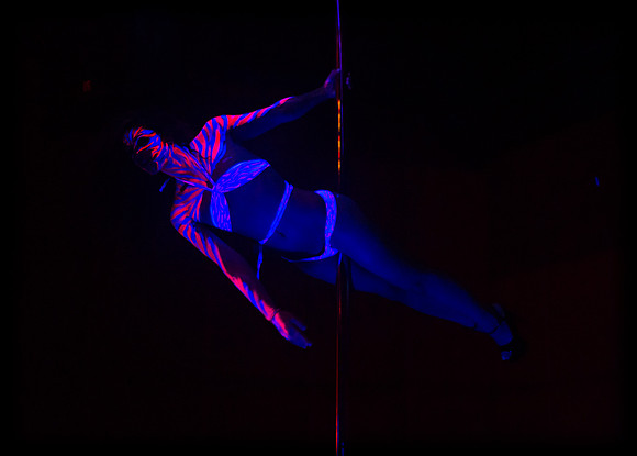 Amand Topchick - Glow Burlesque - RBar - NYC - 2013