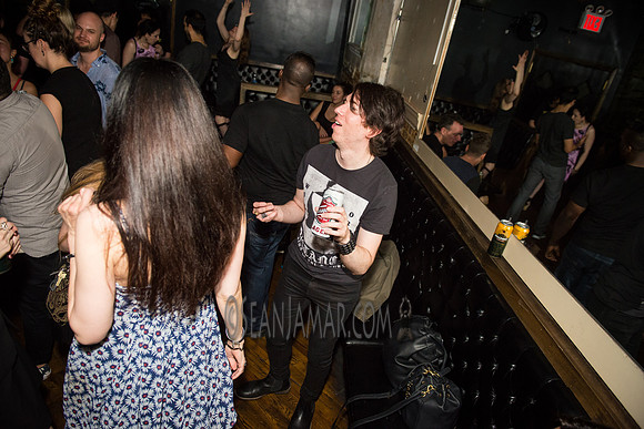 Oscillate Wildly - Jeromes - NYC - 2016