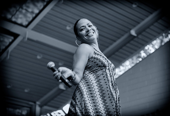 Danni Gee, Curator