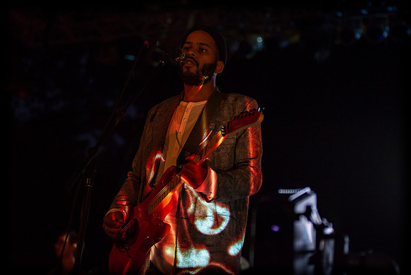 Twin Shadow