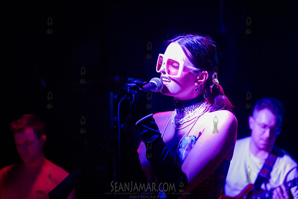 Elle Galvin - Mondo NYC - Bowery Electric - NYC - 2024