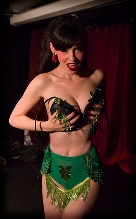 Hazel Honeysuckle - NY Pinup Club - December Burlesque