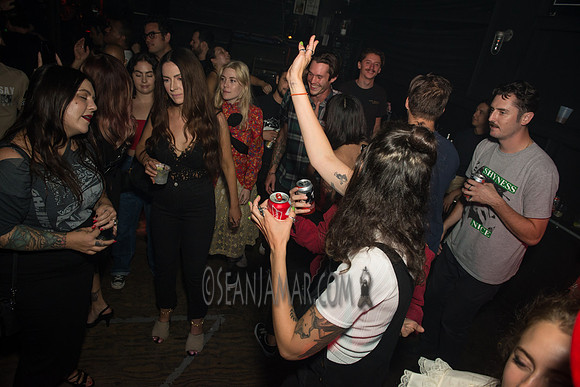 Oscillate Wildly - St Vitus Bar - BK USA - 2017