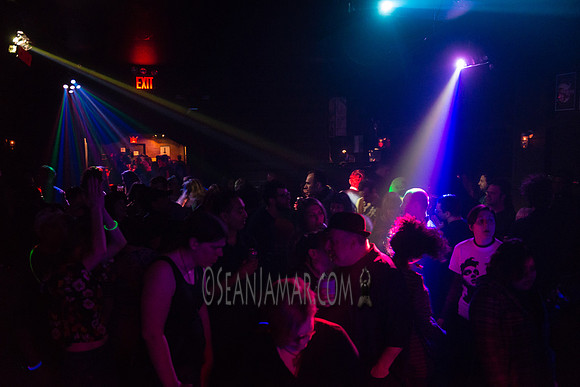 2018-02-04 Oscillate Wildly - St Vitus - BK USA-143