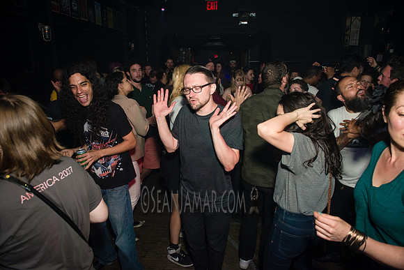 Oscillate Wildly - St Vitus Bar - BK USA - 2017