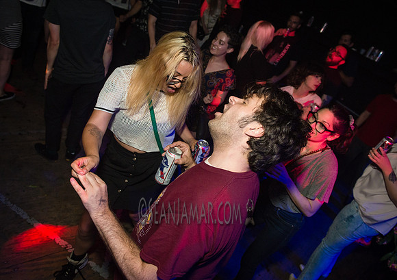 Oscillate Wildly - St Vitus Bar - BK USA - 2017