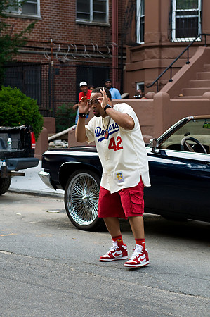 Eric Roberson as 'Mookie'