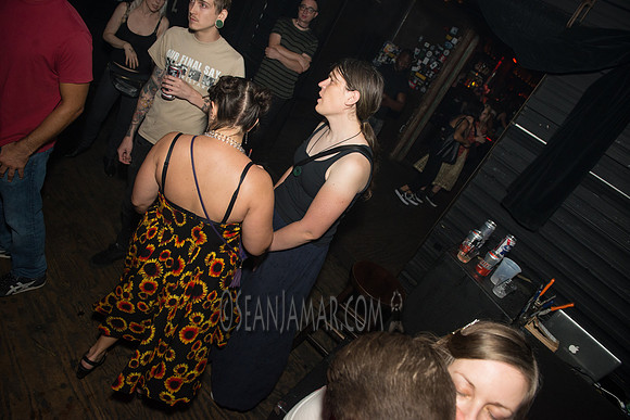 Oscillate Wildly - St Vitus Bar - BK USA - 2017