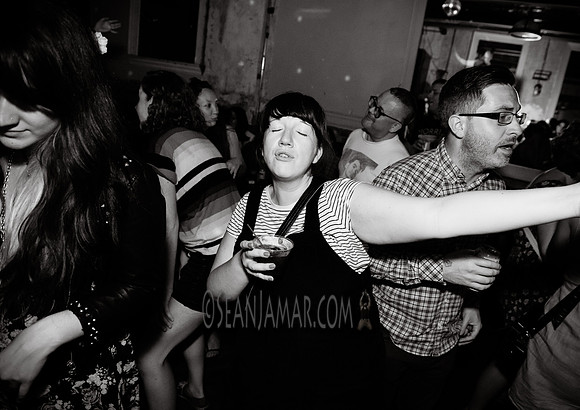 Oscilate Wildly - Jeromes - NYC - 2016