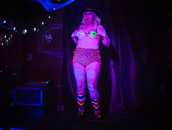 Sincerely Yours - Glow Burlesque - Hells Kitchen Lounge - Newark NJ - 2015