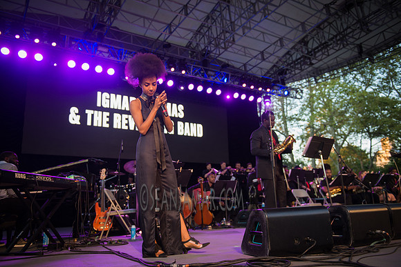 Igmar Thomas & The Revive Band f/ Esperanza Spalding - Rumsey Playfield - Central Park NYC - 2016