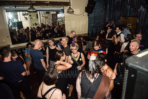 Oscilate Wildly - Jeromes - NYC - 2016
