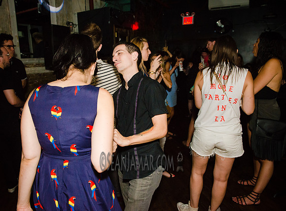Oscilate Wildly - Jeromes - NYC - 2016