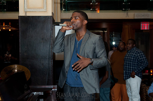 Chris Rob'Waiting For You' Video Premiere