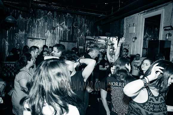 Oscilate Wildly - Jeromes - NYC - 2016